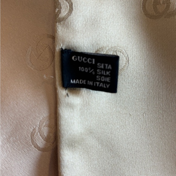 Gucci Beige/Peach Silk Scarf - Picture 2 of 7